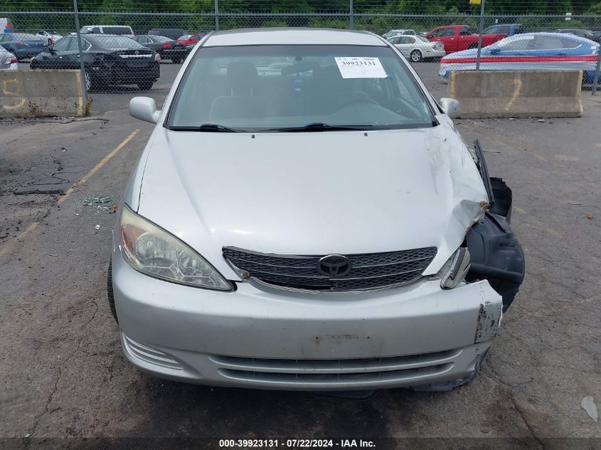 2004 Toyota Camry Le VIN: 4T1BE32K64U870744 Lot: 39923131