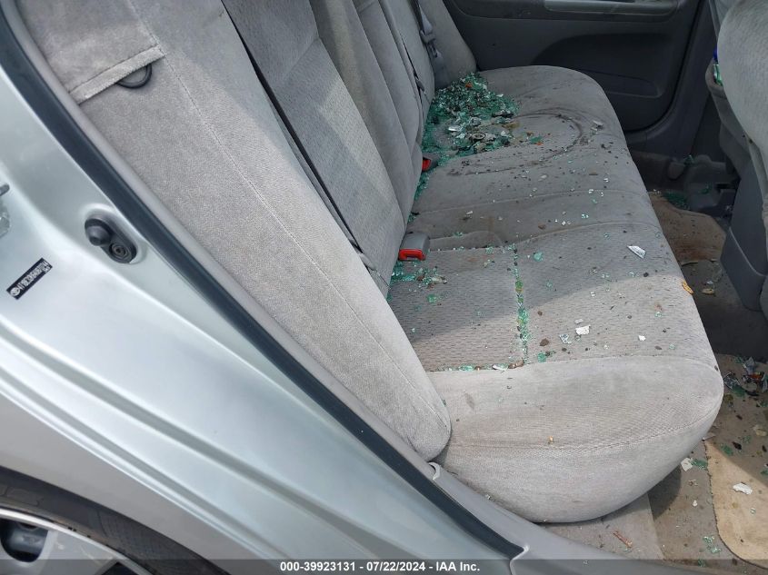 2004 Toyota Camry Le VIN: 4T1BE32K64U870744 Lot: 39923131