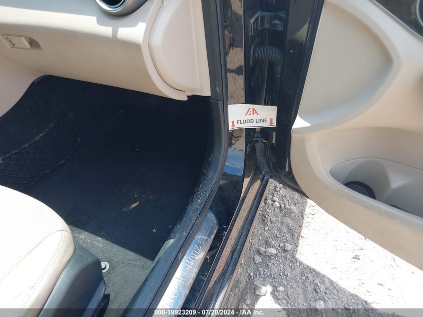 2015 Mercedes-Benz C 300 Luxury/Sport VIN: 55SWF4JB7FU051181 Lot: 39923209