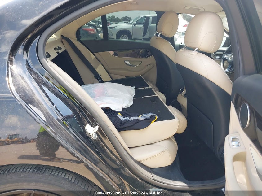 2015 Mercedes-Benz C 300 Luxury/Sport VIN: 55SWF4JB7FU051181 Lot: 39923209