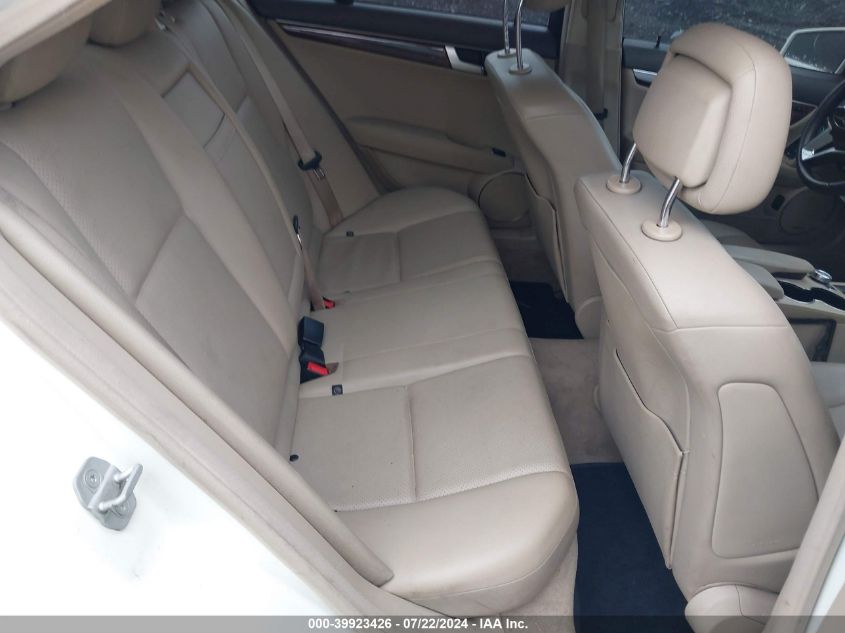 2012 Mercedes-Benz C 300 Luxury 4Matic/Sport 4Matic VIN: WDDGF8BB7CR204231 Lot: 39923426