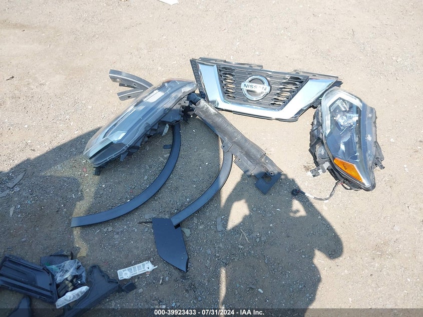 2017 NISSAN ROGUE SV - 5N1AT2MV9HC821570