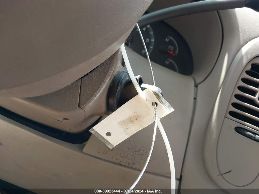 2000 Ford Expedition Eddie Bauer VIN: 1FMEU1760YLB54949 Lot: 39923444