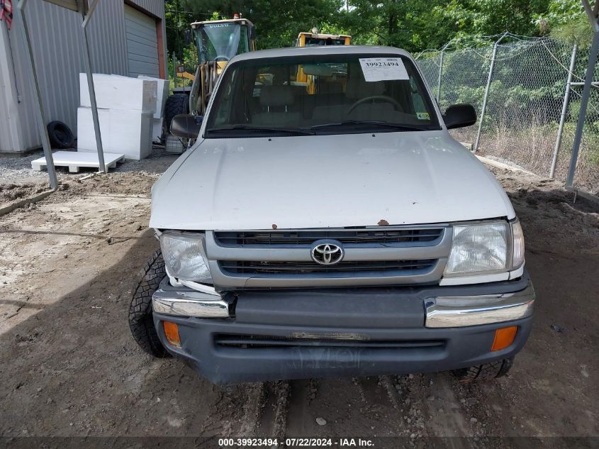 2000 Toyota Tacoma VIN: 4TAWM72N2YZ585893 Lot: 39923494