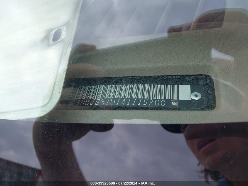 2004 Chevrolet Express Cutaway Base W/C7L/C7N VIN: 1GBJG31U141115200 Lot: 39923598