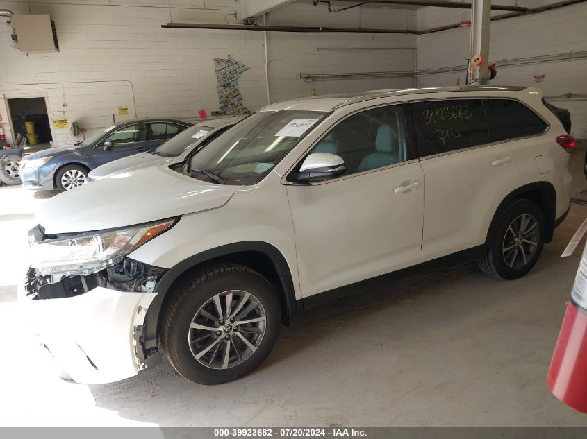 5TDJZRFH7KS598356 2019 TOYOTA HIGHLANDER - Image 2