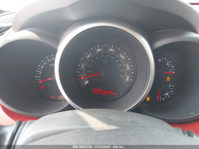 2011 Kia Soul +/!/Sport VIN: KNDJT2A25B7318620 Lot: 39923748