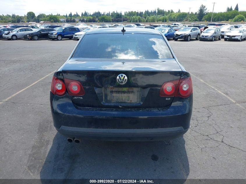 2008 Volkswagen Jetta Se/Sel VIN: 3VWRM71K38M137685 Lot: 39923920