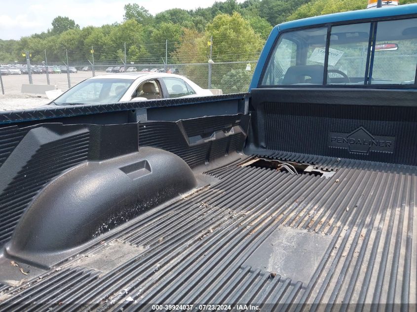 1992 Chevrolet Gmt-400 K2500 VIN: 1GCGK24K4NE211356 Lot: 39924037