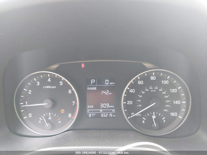 VIN 5NPD84LF8HH210961 2017 HYUNDAI ELANTRA SE