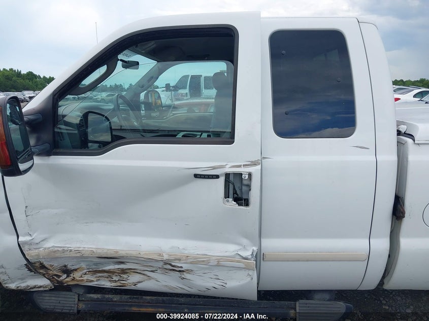 2004 Ford F-250 Lariat/Xl/Xlt VIN: 1FTNX21L64ED35603 Lot: 39924085