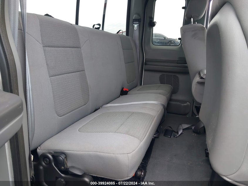 2004 Ford F-250 Lariat/Xl/Xlt VIN: 1FTNX21L64ED35603 Lot: 39924085