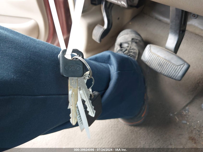 2005 Ford F-250 Lariat/Xl/Xlt VIN: 1FTSW21P95EA84781 Lot: 39924086