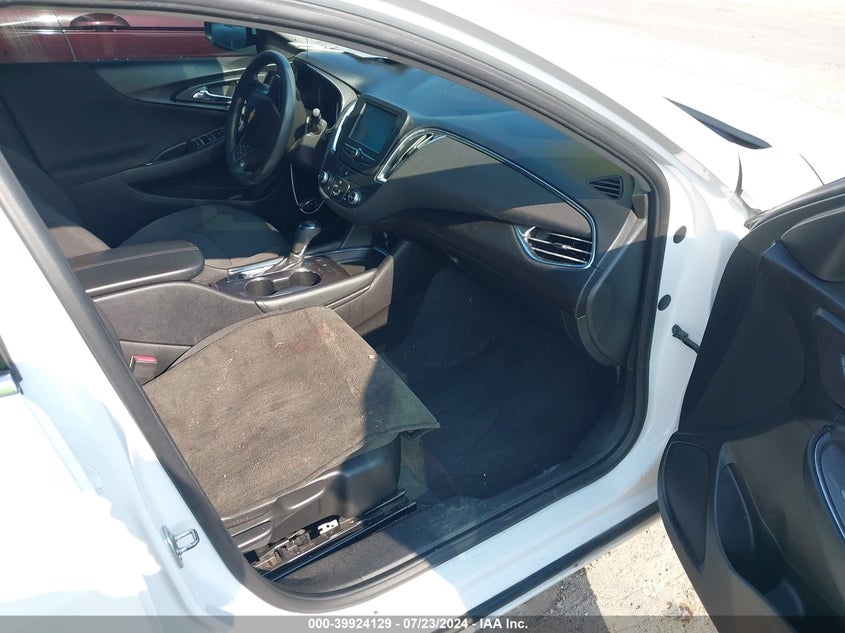 2018 CHEVROLET MALIBU LT - 1G1ZD5ST7JF242484