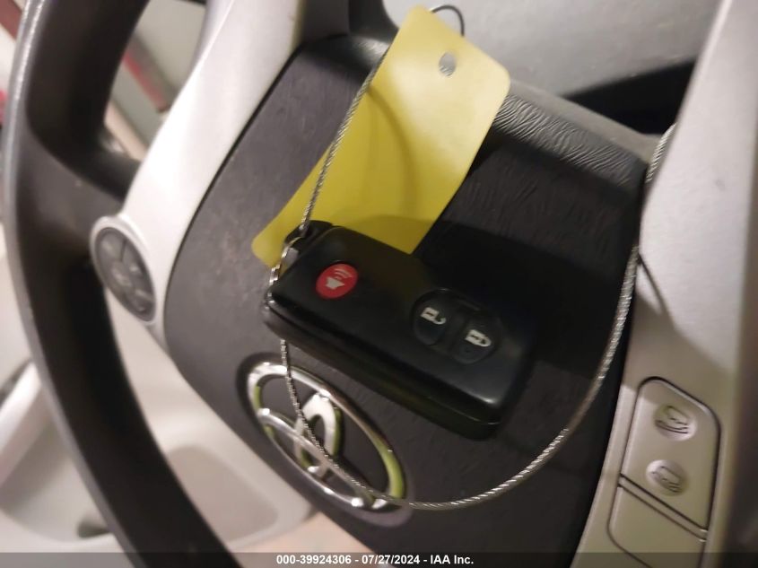 2014 Toyota Prius Two VIN: JTDKN3DU1E1752056 Lot: 39924306