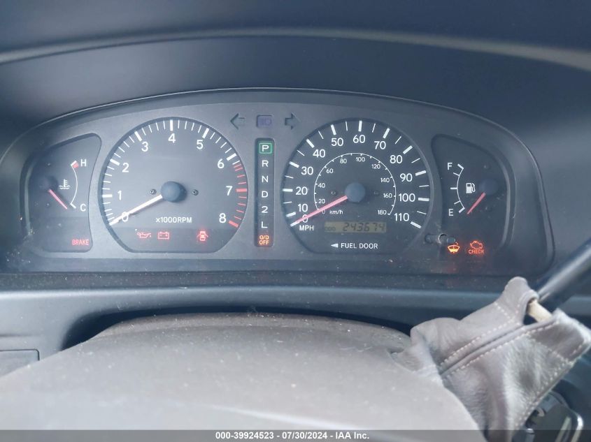 1998 Toyota Sienna Le/Xle VIN: 4T3ZF13C5WU000713 Lot: 39924523