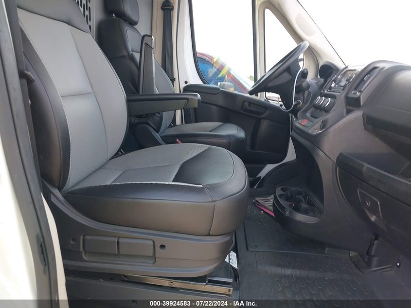 2018 Ram Promaster 2500 High Roof 159 Wb VIN: 3C6TRVDG6JE108727 Lot: 39924583