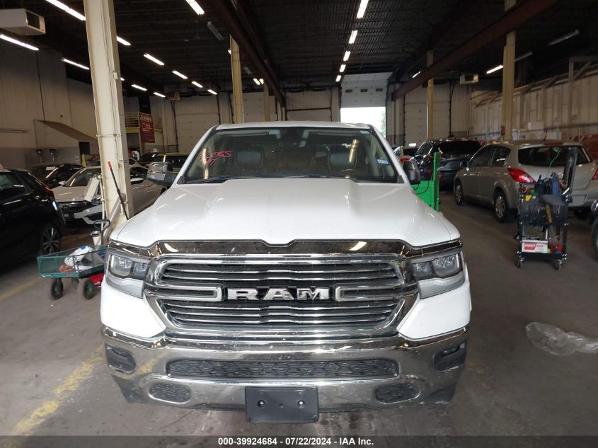 2020 Ram 1500 Laramie Quad Cab 4X4 6'4 Box VIN: 1C6SRFDT5LN281555 Lot: 39924684