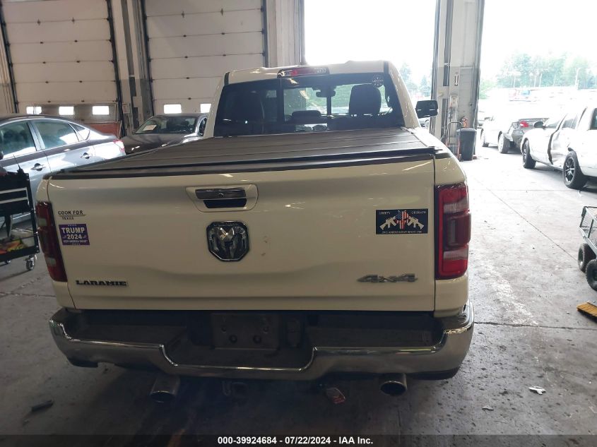 2020 Ram 1500 Laramie Quad Cab 4X4 6'4 Box VIN: 1C6SRFDT5LN281555 Lot: 39924684