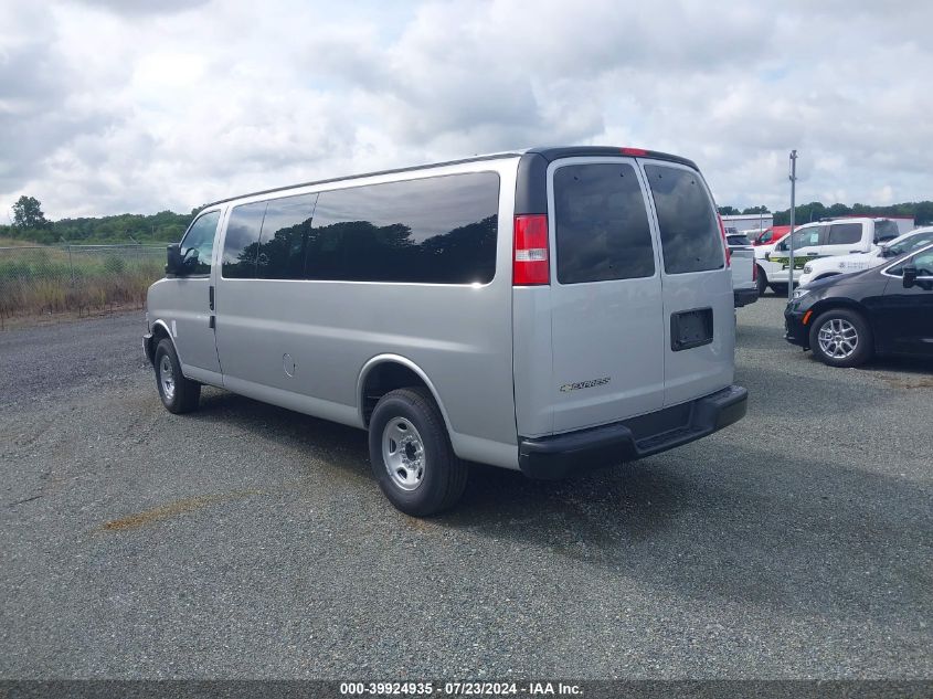 2024 Chevrolet Express Passenger Rwd 3500 Extended Wheelbase Ls VIN: 1GAZGNFP6R1217847 Lot: 39924935