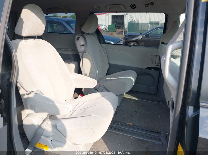 2011 Toyota Sienna Le VIN: 5TDKK3DC4BS072876 Lot: 39925010