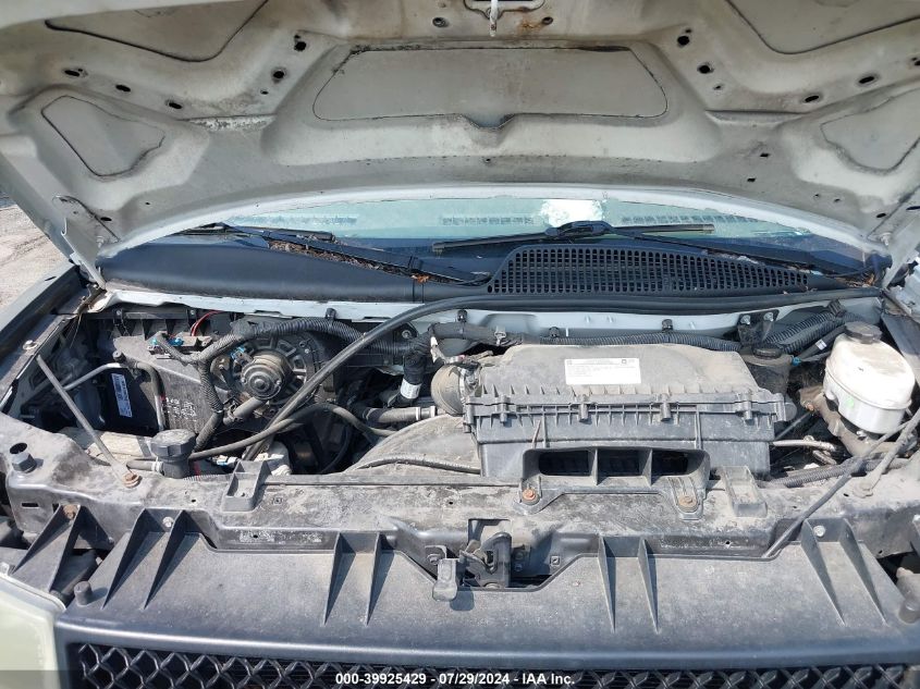 2018 Chevrolet Express 2500 Work Van VIN: 1GCWGAFP3J1332929 Lot: 39925429