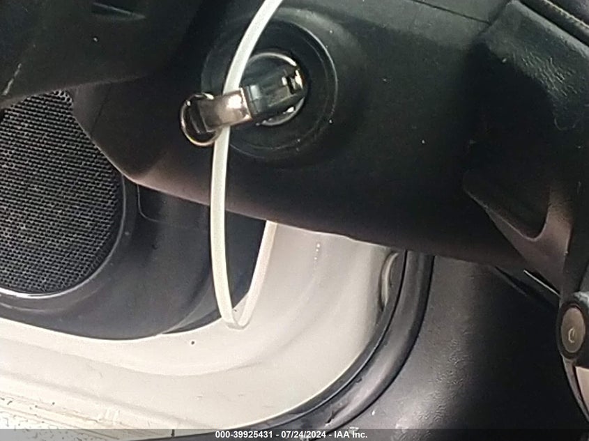 2015 Chevrolet Camaro Ls VIN: 2G1FB1E34F9250605 Lot: 39925431