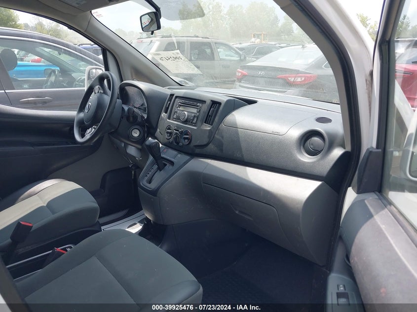 2015 Nissan Nv200 Sv VIN: 3N6CM0KN8FK695160 Lot: 39925476