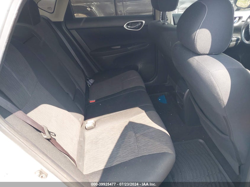 2015 Nissan Sentra Fe+ S/S/Sl/Sr/Sv VIN: 3N1AB7AP7FL647593 Lot: 39925477