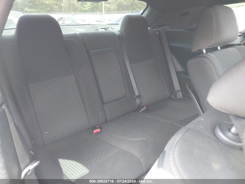 2015 Dodge Challenger Sxt VIN: 2C3CDZAG4FH712313 Lot: 39925716