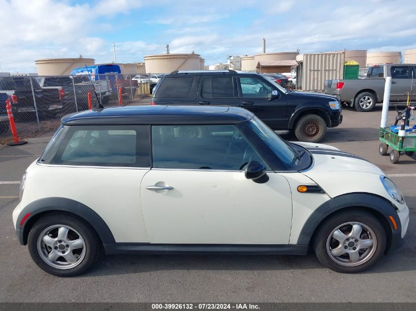 2011 Mini Cooper VIN: WMWSU3C52BT183910 Lot: 39926132