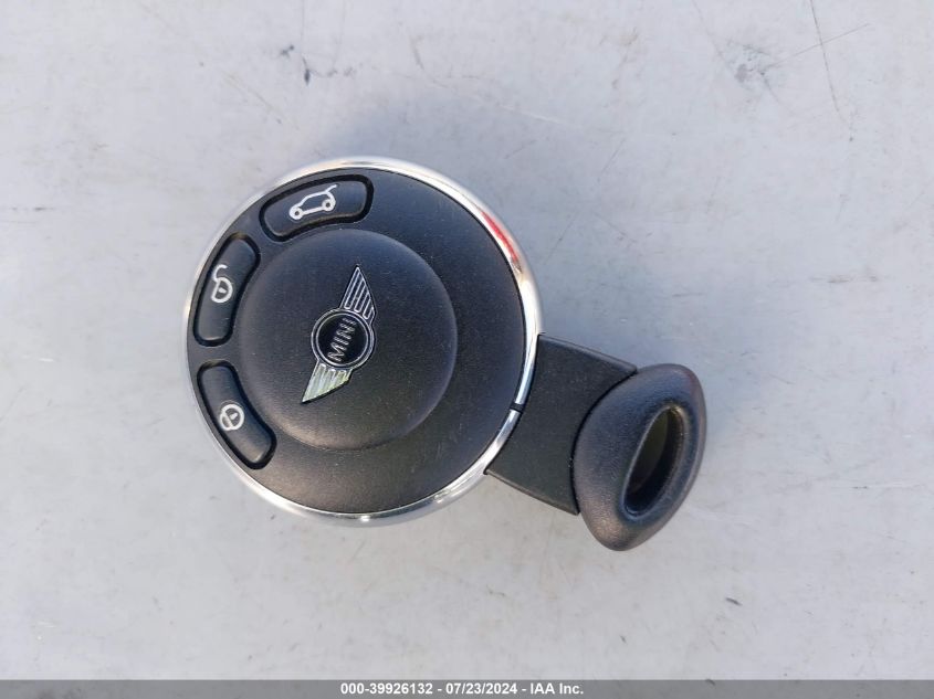 2011 Mini Cooper VIN: WMWSU3C52BT183910 Lot: 39926132