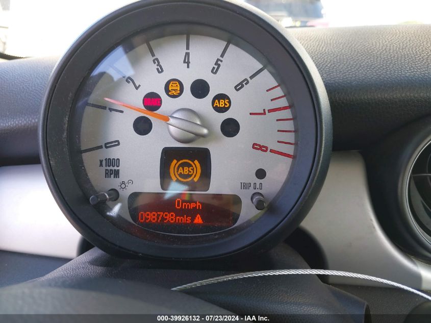 2011 Mini Cooper VIN: WMWSU3C52BT183910 Lot: 39926132