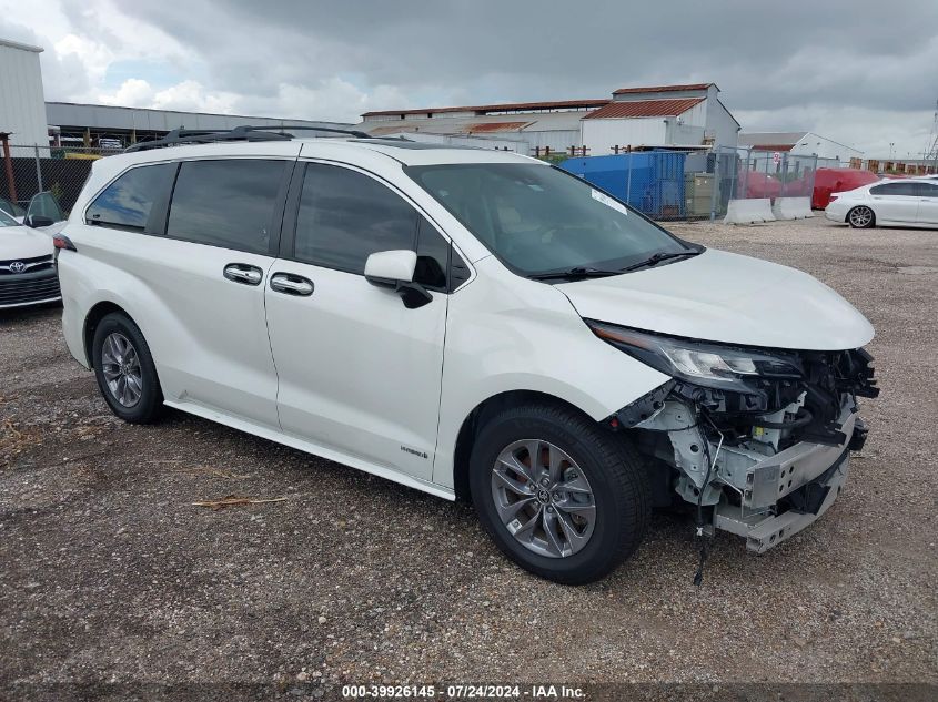 5TDYRKEC5MS032386 2021 Toyota Sienna Xle