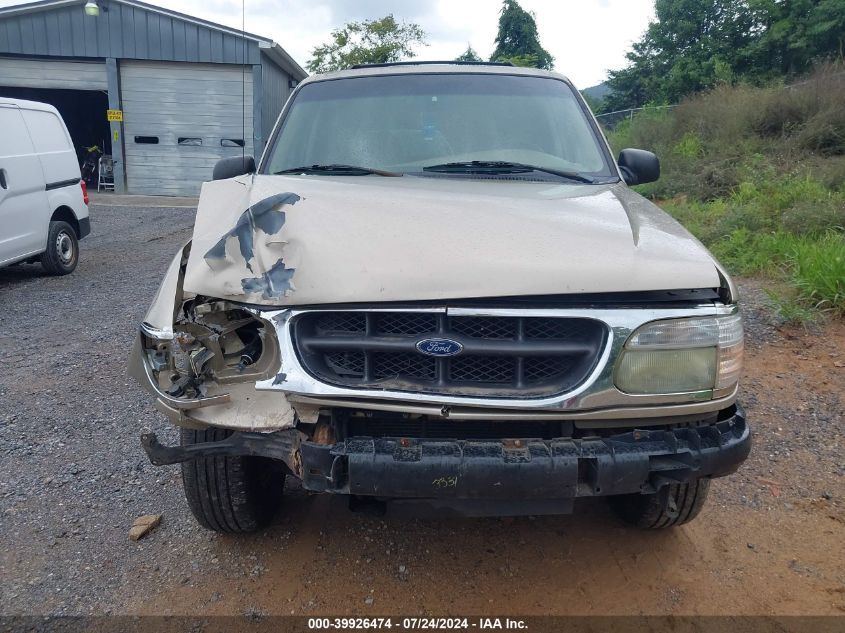 2000 Ford Explorer Xlt VIN: 1FMZU83P2YZC49924 Lot: 39926474