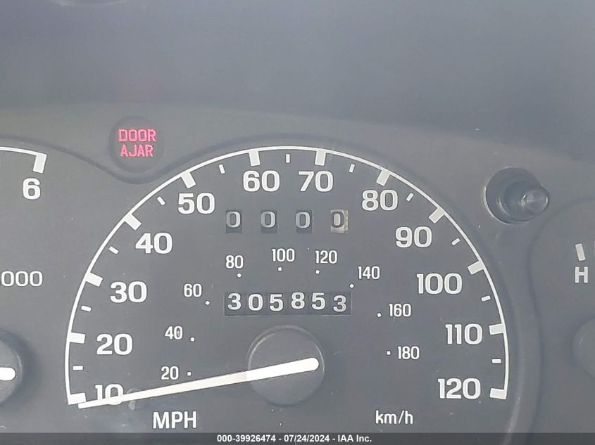 2000 Ford Explorer Xlt VIN: 1FMZU83P2YZC49924 Lot: 39926474