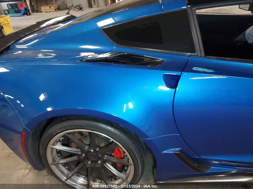 2015 CHEVROLET CORVETTE VIN: 1G1YS2D60F5607558