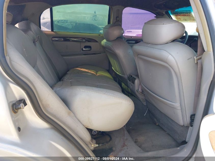 2001 Lincoln Town Car Signature VIN: 1LNHM82W01Y709730 Lot: 39927112