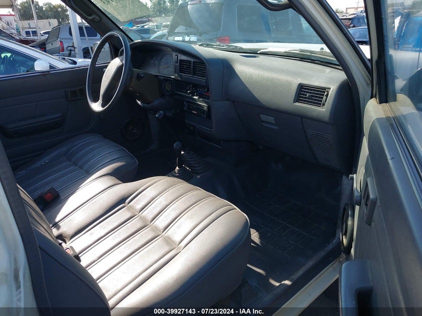 1992 Toyota Pickup 1/2 Ton Lng Wheelbase Dlx VIN: JT4VN02D6N2002323 Lot: 39927143