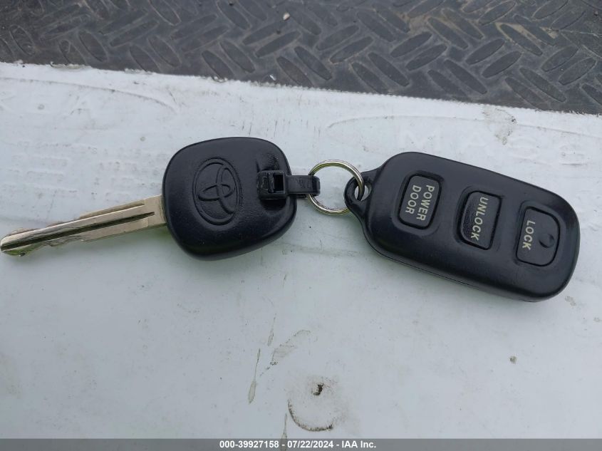 2000 Toyota Sienna Xle VIN: 4T3ZF13C5YU281124 Lot: 39927158