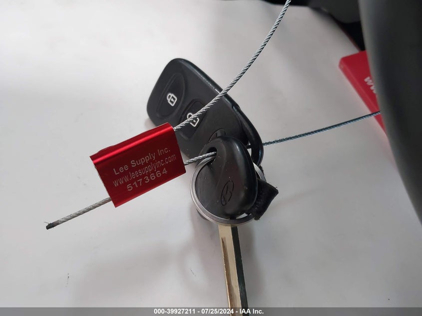 2012 Hyundai Accent Gls/Gs/Se VIN: KMHCU5AE4CU013576 Lot: 39927211