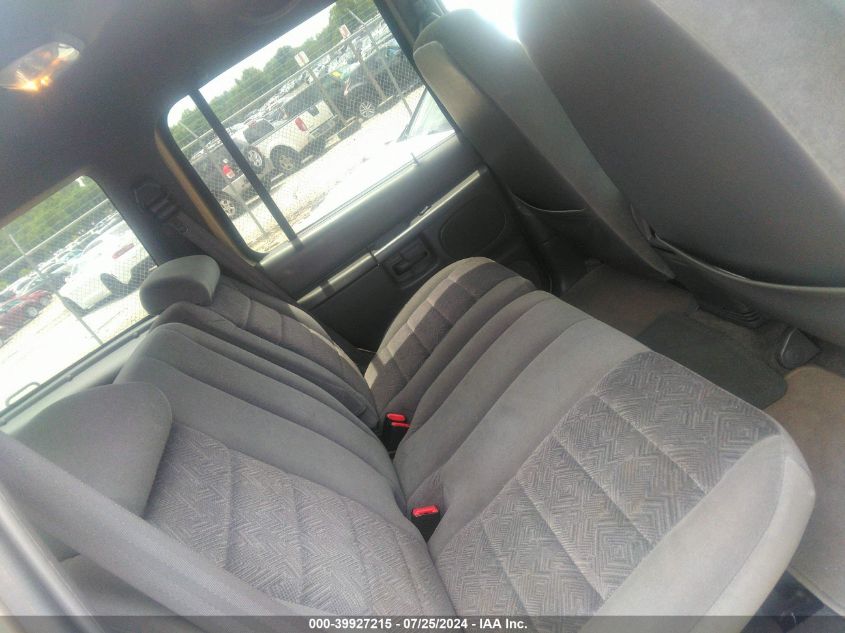 2000 Ford Explorer Xlt VIN: 1FMZU83PXYZA01677 Lot: 39927215