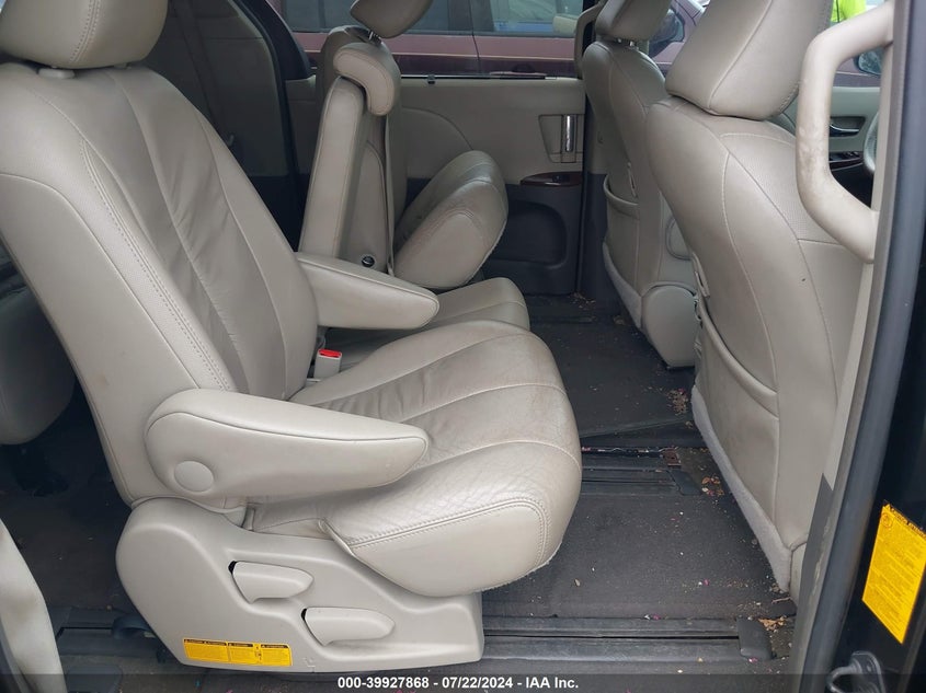 2011 Toyota Sienna Xle V6 VIN: 5TDYK3DC4BS161261 Lot: 39927868