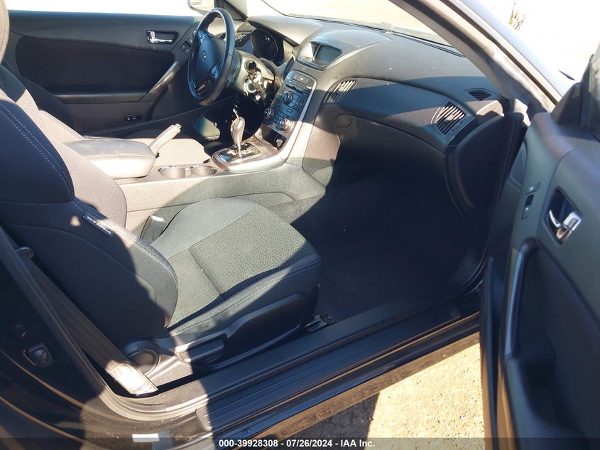 2011 Hyundai Genesis Coupe 2.0T VIN: KMHHT6KD9BU056538 Lot: 39928308