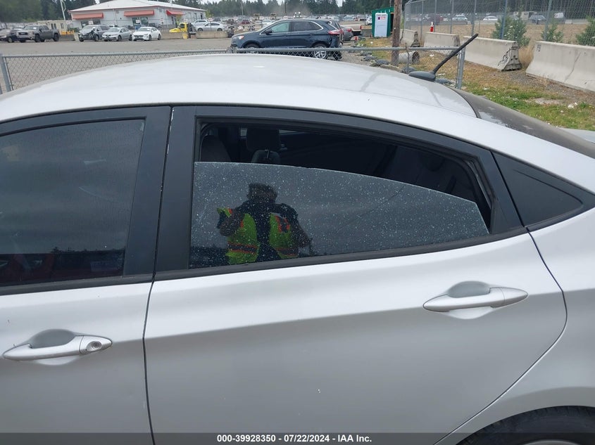 2012 Hyundai Accent Gls VIN: KMHCT4AE5CU256147 Lot: 39928350