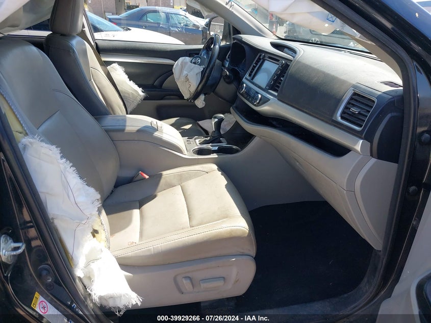 2018 TOYOTA HIGHLANDER XLE - 5TDJZRFH5JS856890