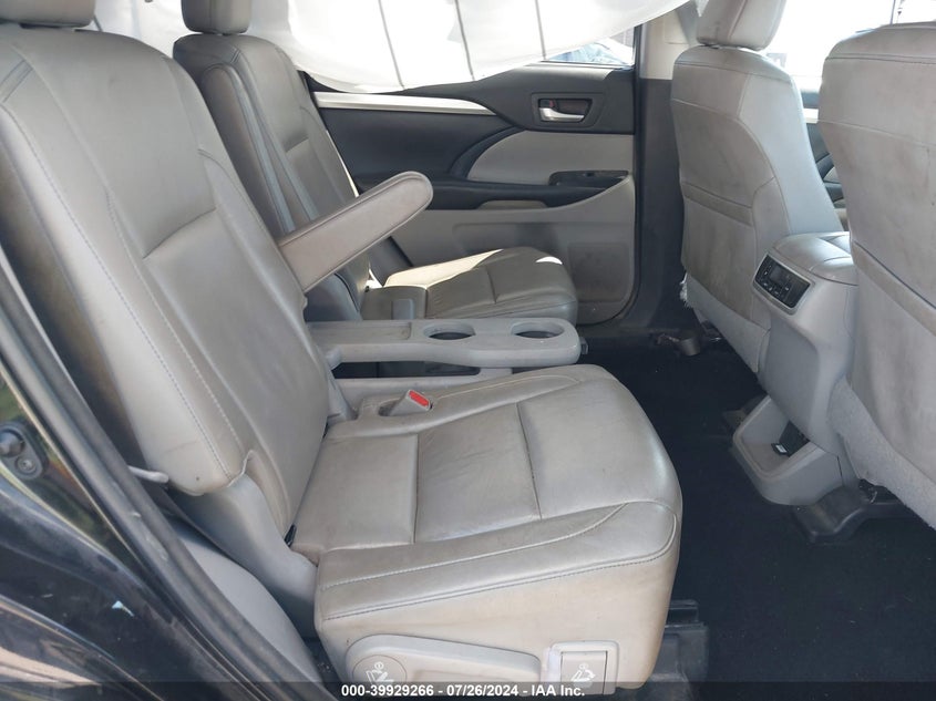 2018 TOYOTA HIGHLANDER XLE - 5TDJZRFH5JS856890