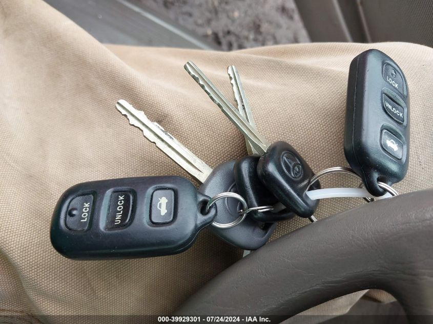 2003 Toyota Camry Le VIN: 4T1BE32K93U654871 Lot: 39929301