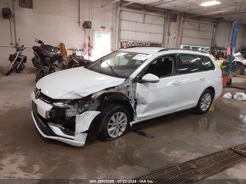 2018 VOLKSWAGEN GOLF SPORTWAGEN TSI S - 3VW717AU7JM755275