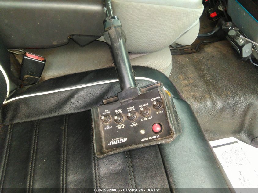 2011 Ford F-350 Chassis Xl VIN: 1FDBF3F68BEC71233 Lot: 39929805